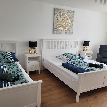 Ferienwohnung Anna Oftersheim Schwetzingen Hockenheim 3 Zimmer Mit Balkon المظهر الخارجي الصورة