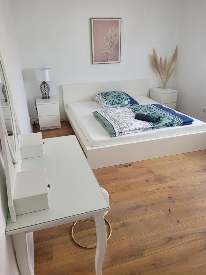 Ferienwohnung Anna Oftersheim Schwetzingen Hockenheim 3 Zimmer Mit Balkon المظهر الخارجي الصورة